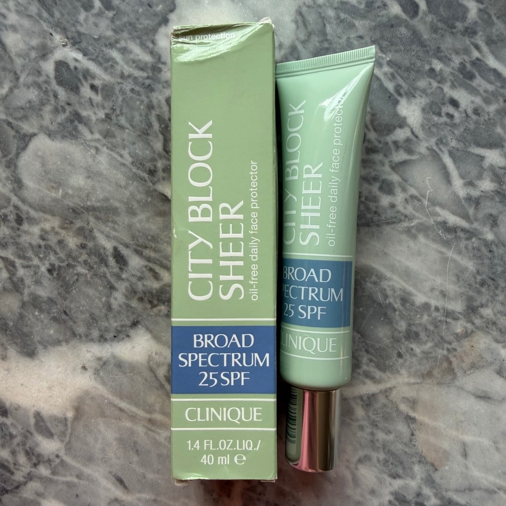 Clinique City Block Sheer Broad Spectrum 25 SPF